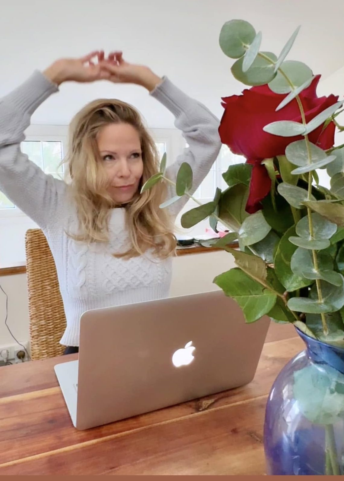 Claudia Fabrizy schreibt am Buch Spirituell Selbstbestimmt