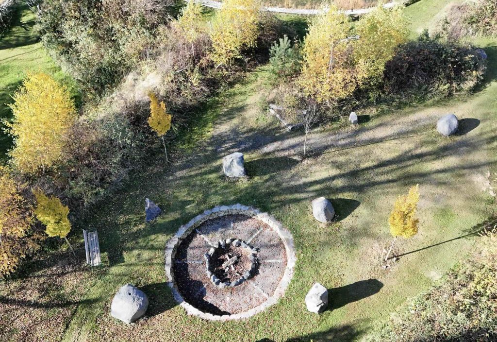 Steinkreis und Kultplatz Seminarhaus NaturSinne in den Wiener Alpen